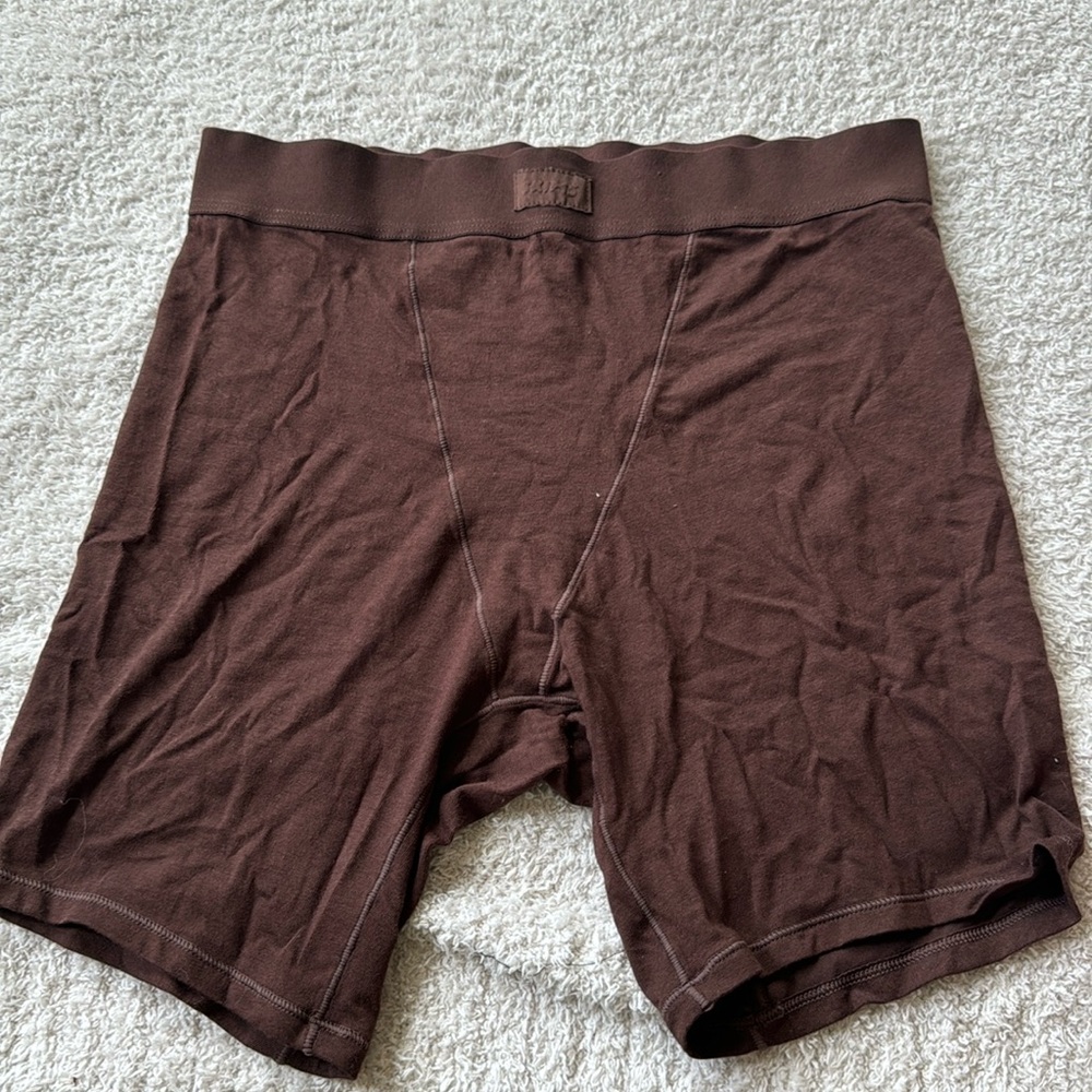 SKIMS boxer shorts color cocoa s. S